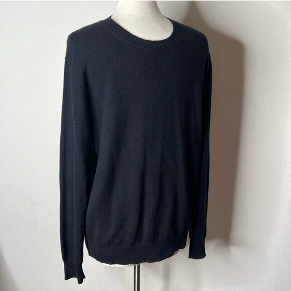 Club Monaco Black Cashmere Crewneck Sweater - Picture 3 of 6